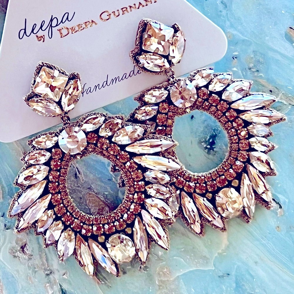 🌺🎉HP🎉🌺 NWT Deepa Gurnani Luxe Crystal Statement Earrings